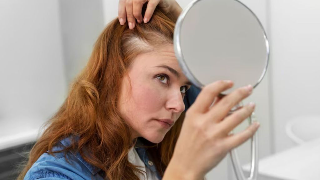 ચોમાસામાં ખોડો વધુ થાય, માત્ર 2 વસ્તુથી હેરપેક ઘરે બનાવો, સમસ્યાથી છુટકારો મળશે ચોમાસામાં ખોડો વધુ થાય, માત્ર 2 વસ્તુથી હેરપેક ઘરે બનાવો, સમસ્યાથી છુટકારો મળશે