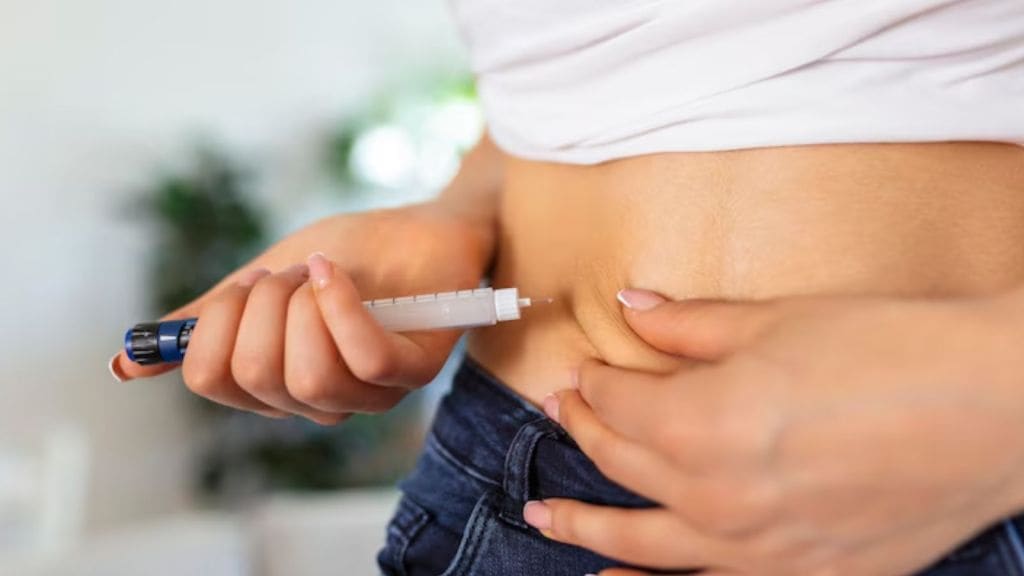 ઇન્સ્યુલિન લીધા પછી પણ બ્લડ સુગર લેવલ વધે છે? આ કારણો હોઇ શકે! ઇન્સ્યુલિન લીધા પછી પણ બ્લડ સુગર લેવલ વધે છે? આ કારણો હોઇ શકે!