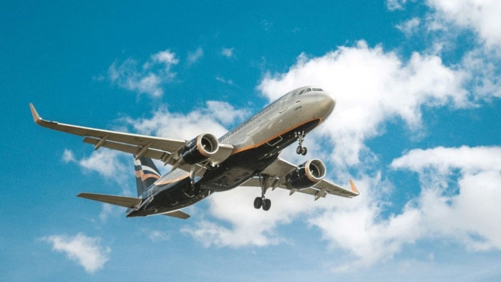 ભવિષ્યની ઉડાન! લંડનના ગેટવિક એરપોર્ટ પર લેન્ડ થઈ પ્રથમ ઇલેક્ટ્રિક ફ્લાઇટ ભવિષ્યની ઉડાન! લંડનના ગેટવિક એરપોર્ટ પર લેન્ડ થઈ પ્રથમ ઇલેક્ટ્રિક ફ્લાઇટ