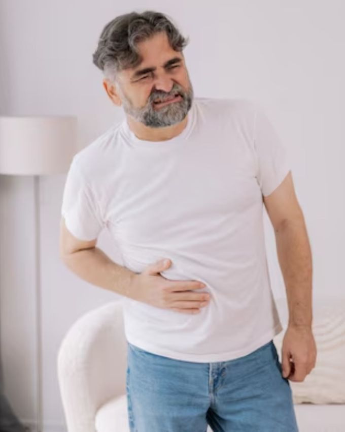 <strong>ગેસથી છુટકારો મેળવવા માટે શું કરવું? </strong>આજે અમે તમને કેટલાક ઘરેલું ઉપાયો વિશે જણાવી રહ્યા છીએ જે તમારા રસોડામાં હાજર છે. જ્યારે પણ તમને ગેસની સમસ્યા હોય, ત્યારે આ ઉપાયો અજમાવી જુઓ અને અપચો, એસિડિટી અને પેટ ફૂલવાની સમસ્યાથી છુટકારો મેળવો.