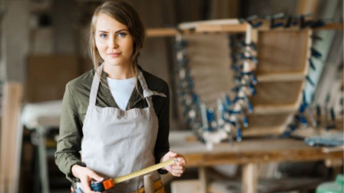 બેસેડિનના જણાવ્યા અનુસાર, સ્વેર્દલોવસ્ક ક્ષેત્રમાં ઉચ્ચ લાયકાત ધરાવતા કામદારોની અછત છે, જેના કારણે કાર્યબળની અછતને પહોંચી વળવા માટે ભારતીયોને લાવવામાં આવી રહ્યા છે. ભારતીયો માટે વિદેશમાં કામ કરવાની આ એક સારી તક છે.(photo -freepik)