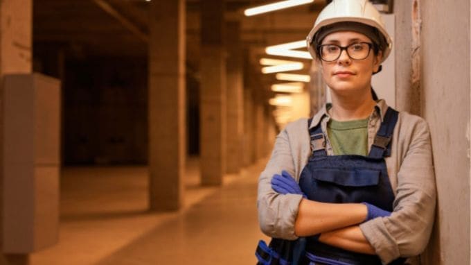 તેમણે જણાવ્યું કે રશિયા શ્રીલંકા અને ઉત્તર કોરિયાથી પણ કામદારો લાવવા માંગે છે, પરંતુ તેમને દેશમાં લાવવા ખૂબ જ જટિલ છે. એવું માનવામાં આવે છે કે આ કારણોસર હવે ભારતીયોને રશિયા લાવવાની તૈયારીઓ કરવામાં આવી રહી છે. (photo -freepik)