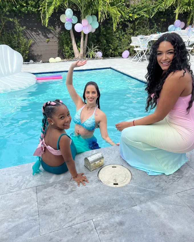 તેમની દીકરી અમાયાનો જન્મ 2020માં થયો હતો. જેસીમ ઘણીવાર IPL મેચો દરમિયાન રસેલને સપોર્ટ કરવા આવે છે. તે તેના ગ્લેમરસ સ્ટાઇલ માટે જાણીતી છે. (Photo: Jassym lora russell/Instagram)