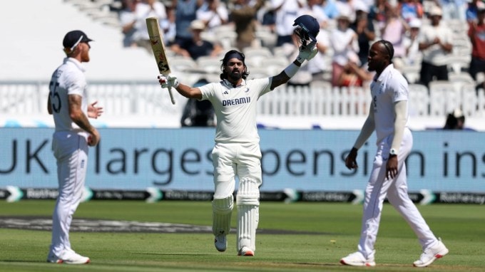 રાહુલ અને વેંગસરકર ઉપરાંત લોર્ડ્ઝમાં એકથી વધુ સદી ફટકારી ચૂકેલા વિદેશી બેટ્સમેનોમાં સાઉથ આફ્રિકાના હાશિમ અમલા, ગ્રીમ સ્મિથ. ઓસ્ટ્રેલિયાના વોરેન બાર્ડસ્લે, ડોન બ્રેડમેન, વિલ બ્રાઉન અને સ્ટિવ સ્મિથ, ન્યૂઝીલેન્ડનો માર્ટિન ક્રો, વિન્ડિઝના ગાર્ડન ગ્રિનિજ, જ્યોર્જ હેડલી ગેરી સોબર્સ, શ્રીલંકાનો મહેલા જયવર્દનેનો સમાવેશ થાય છે. દરેકના નામે 2-2 સદી હોય છે.(તસવીર - BCCI)