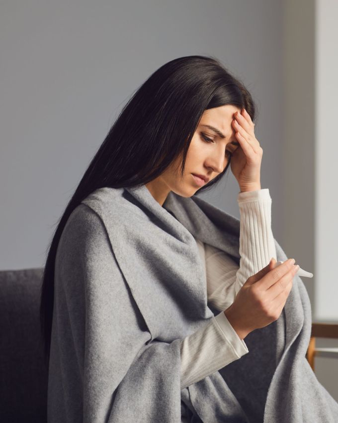Ayurvedic Migraine Treatment | હાલમાં દુનિયામાં ડાયાબિટીસ, બ્લડ પ્રેશર અને માઈગ્રેન સહિત અનેક રોગો સામાન્ય બની રહ્યા છે. આ બધાનું કારણ ખરાબ લાઇફસ્ટાઇલ અને ખાવાની આદતો છે. માઈગ્રેન (Migraine) માં ખતરનાક માથામાં દુખાવો થાય છે. આયુર્વેદમાં ઘણા ઉપાયો છે જે આ રોગથી રાહત મેળવવામાં મદદ કરી શકે છે. 