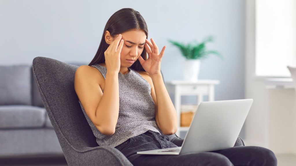 Migraine From Oversleeping | વધુ પડતી ઊંઘને કારણે માઈગ્રેન થાય ? Migraine From Oversleeping | વધુ પડતી ઊંઘને કારણે માઈગ્રેન થાય ?