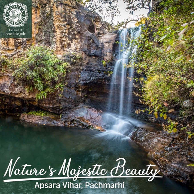 <strong>અપ્સરા વિહાર ધોધ</strong><br>અપ્સરા વિહાર ધોધ એ માત્ર 10-મિનિટનું ઉતાર-ચઢાવના અંતરે છે અને પચમઢીમાં એક અવશ્ય જોવા લાયક ધોધ છે. એવું માનવામાં આવે છે કે બ્રિટિશ યુગ દરમિયાન બ્રિટિશ મહિલાઓ અહીં સ્નાન કરતી હતી. મહિલાઓ ફેર એટલે કે સ્વરૂપવાન હોવાથી સ્થાનિક લોકો તેમને અપ્સરાઓ માનતા હતા અને તેથી આ પૂલનું નામ અપ્સરા વિહાર રાખવામાં આવ્યું હતું. (Immage : Madhya Pradesh Tourism)