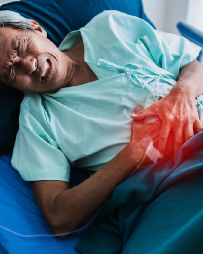 <strong>એક્સપર્ટ શું કહે છે?</strong>: પિત્તાશયને દૂર કરવાથી લીવર પર કોઈ વધારાનું દબાણ પડતું નથી. શરીર તેના વગર પણ સામાન્ય રીતે કાર્ય કરી શકે છે. કેટલાક લોકોને શરૂઆતમાં પાચન સંબંધી કેટલીક સમસ્યાઓ થઈ શકે છે, જેમ કે પેટ ઢીલું થવું અથવા નાની વસ્તુઓ પચાવવામાં મુશ્કેલી, પરંતુ શરીર થોડા અઠવાડિયામાં પોતાની જાતે એડજસ્ટ થઇ જાય છે.