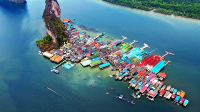 લોન્ડ્રી ચાર્જ, વાઇન, ખોરાક અને પીણાં જે નિશ્ચિત મેનુમાં શામેલ નથી, આવા બધા વ્યક્તિગત ખર્ચ આ પેકેજમાં શામેલ નથી. પેકેજમાં સ્પષ્ટપણે ઉલ્લેખિત પ્રવૃત્તિઓ સિવાય, આ પેકેજમાં અન્ય કોઈ સેવાનો સમાવેશ થતો નથી.(photo-freepik)