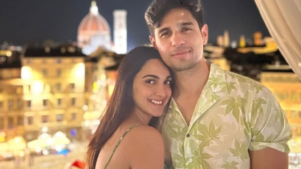 Kiara Advani | શેરશાહ ના સેટ પર લવ સ્ટોરીની શરૂઆત થઇ? કિયારા અડવાણી ક્યારે સિદ્ધાર્થ મલ્હોત્રાના પ્રેમમાં પડી? Kiara Advani | શેરશાહ ના સેટ પર લવ સ્ટોરીની શરૂઆત થઇ? કિયારા અડવાણી ક્યારે સિદ્ધાર્થ મલ્હોત્રાના પ્રેમમાં પડી?