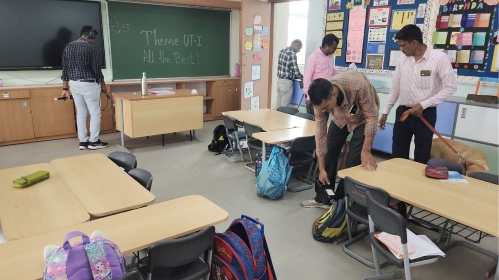 Vadodara school bomb threat : વડોદરા શહેરમાં વધુ એક સ્કૂલને બોમ્બથી ઉડાવી દેવાની ધમકી, સર્ચ ઓપરેશન શરૂં Vadodara school bomb threat : વડોદરા શહેરમાં વધુ એક સ્કૂલને બોમ્બથી ઉડાવી દેવાની ધમકી, સર્ચ ઓપરેશન શરૂં