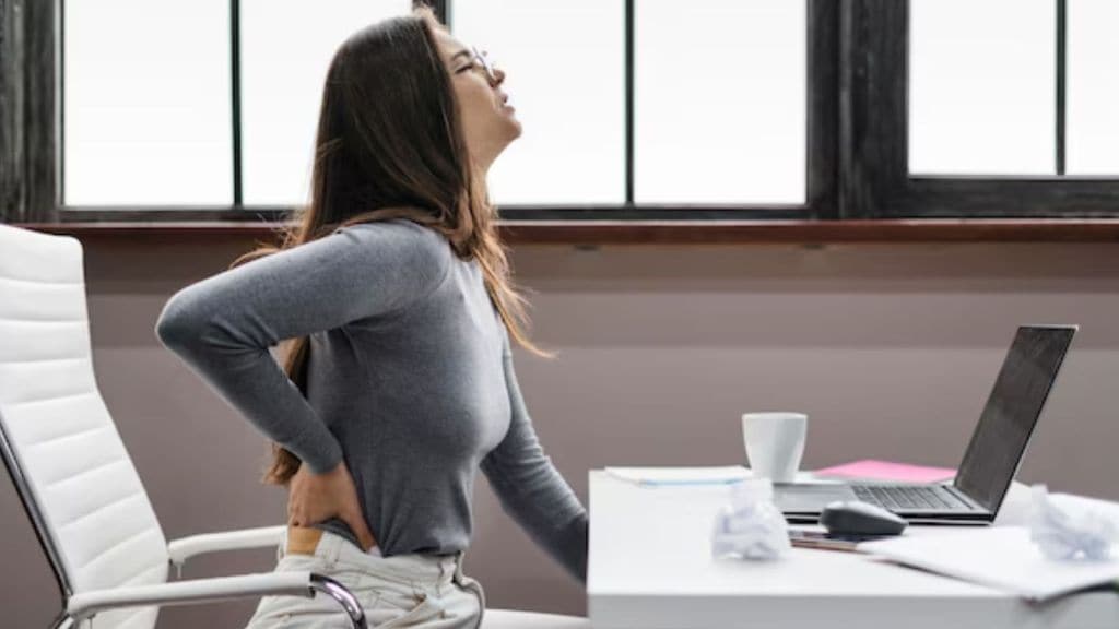 Back Pain Remedies | કમરનો દુખાવો ઓછો કરવાની સરળ ટિપ્સ, ભૂલથી પણ આ રીતે ન બેસો
