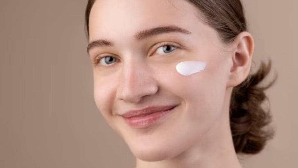 Milk Use For Glowing Skin | ગ્લોઈંગ સ્કિન માટે દૂધનો ઉપયોગ, ફેસ માસ્ક આ રીતે બનાવી લગાવો, ચહેરો ચળકશે! Milk Use For Glowing Skin | ગ્લોઈંગ સ્કિન માટે દૂધનો ઉપયોગ, ફેસ માસ્ક આ રીતે બનાવી લગાવો, ચહેરો ચળકશે!