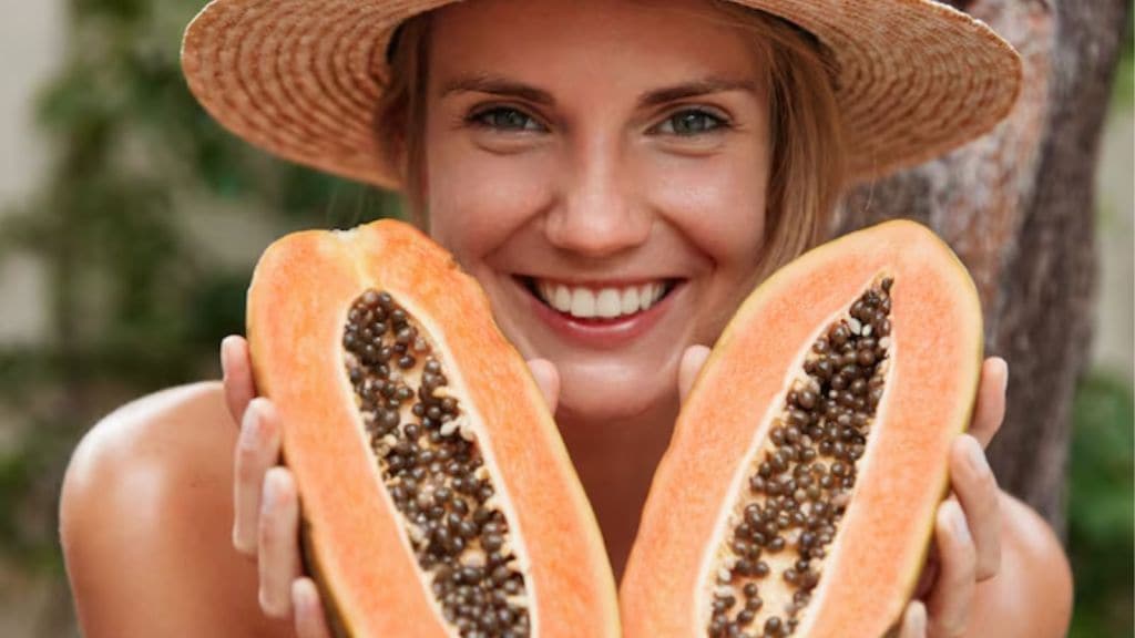 પપૈયાની છાલ ફેંકશો નહિ, ઉપયોગથી થશે ગ્લોઈંગ સ્કિન, આ રીતે કરો ઉપયોગ