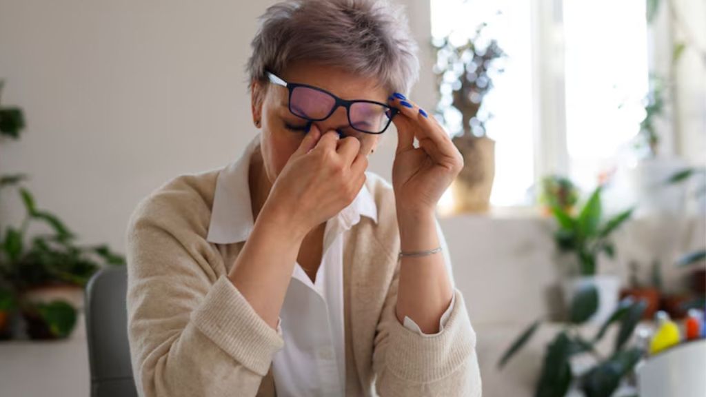 Eye Care Tips | ચોમાસામાં આંખની સંભાળ રાખવાની ટિપ્સ, આંખો રહેશે સ્વસ્થ