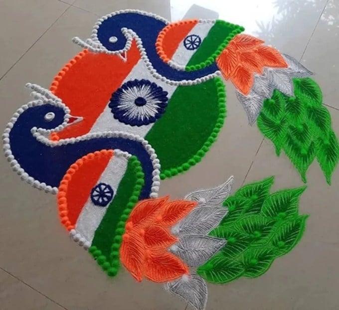 તમે મોરના આકારમાં આવી રંગોળી બનાવી શકો છો. (Photo Source: Pinterest)