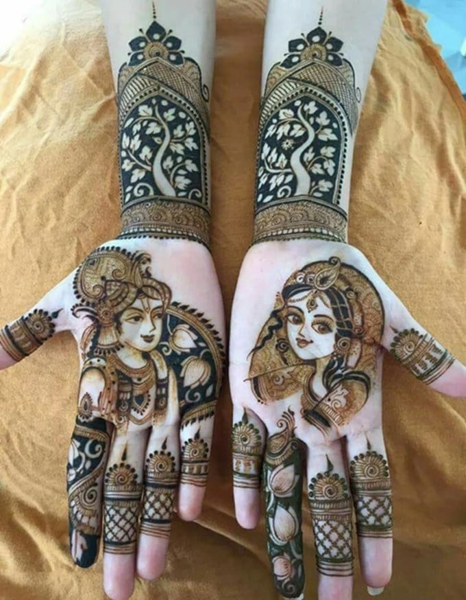 <strong>Radha Krishna Theme Mehnd</strong>i: જન્માષ્ટમીનો તહેવાર દેશભરમાં ધામધૂમથી મનાવવામાં આવે છે. આ વખતે જન્માષ્ટમી 16 ઓગસ્ટને શનિવારના રોજ છે.(Photo Source: Pinterest)