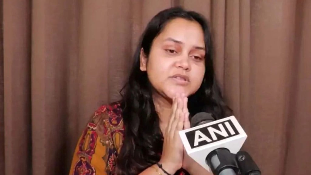 ભારત-પાક મેચનો બોયકોટ કરો, ટીવી ચાલું ના કરો, પહેલગામ આતંકી હુમલામાં માર્યા ગયેલા શુભમ દ્વિવેદીની પત્નીની અપીલ