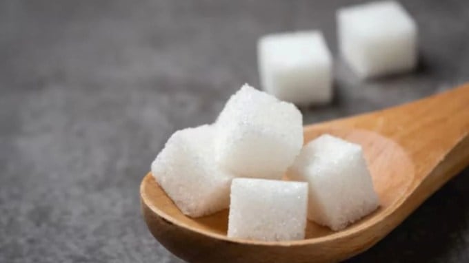 ઘણા લોકો મચ્છરોને ભગાડવા માટે બજારમાંથી વિવિધ પ્રકારના સ્પ્રે અને કેમિકલ ખરીદે છે. જોકે તેની અસર મચ્છરોની સાથે-સાથે માણસો ઉપર પણ થાય છે. (Photo Source: Freepik)