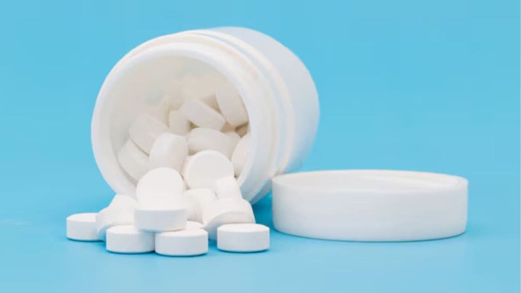 Paracetamol | તાવ આવે ત્યારે ખાલી પેટ પેરાસીટામોલ લેવાથી શરીર પર કેવી અસર થાય?