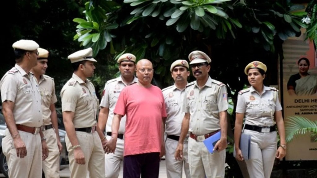 Swami Chaitnyanand case: એક મહિનામાં ચૈતન્યાનંદ સ્વામીએ બદલી 13 હોટલ, આઈપેડ પાસવર્ડ પણ ન આપ્યો…