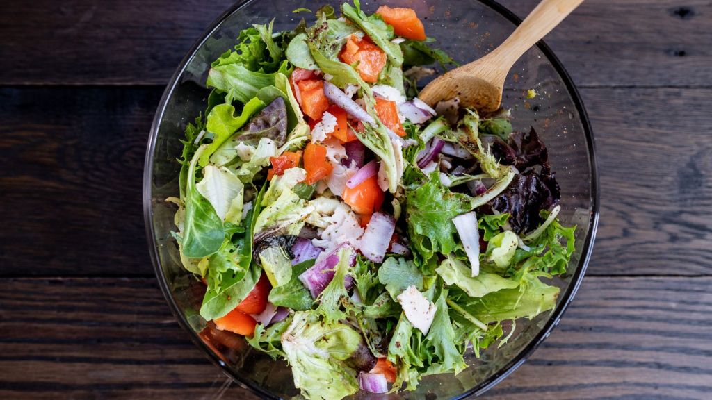 Salad Benefits | બપોરના ભોજન પહેલા સલાડ કેમ ખાવામાં આવે છે? જાણો ફાયદા Salad Benefits | બપોરના ભોજન પહેલા સલાડ કેમ ખાવામાં આવે છે? જાણો ફાયદા