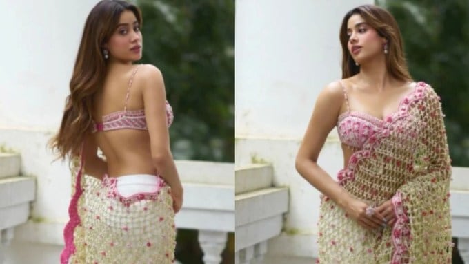 પરમ સુંદરીના પ્રમોશન માટે જાહ્નવીનો પહેલો લુક આ પીળા રંગની ક્રોશિયા સાડી હતી, જેમાં મૂંગના ચમેલીના ફૂલ જેવા દોરાનું કામ હતું, જે ગુલાબી બ્રાલેટ બ્લાઉઝ સાથે જોડાયેલું હતું. (janhvikapoor/Insta)