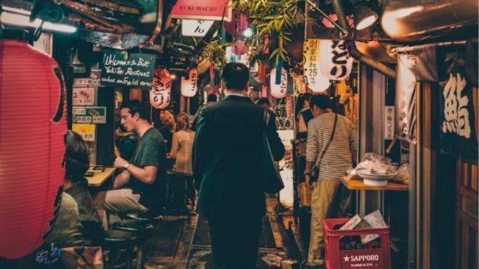 જો તમે જાપાની નાગરિક સાથે લગ્ન કર્યા હોય અથવા એવી વ્યક્તિ સાથે લગ્ન કર્યા હોય કે જેની પાસે પહેલાથી જ PR છે અને ઓછામાં ઓછા 1 વર્ષથી જાપાનમાં રહ્યા છો (લગ્ન 3 વર્ષથી વધુ હોવા જોઈએ), તો તમે હજુ પણ અરજી કરી શકો છો.<br>જાપાની નાગરિકો અથવા PR ધારકોના બાળકો ફક્ત 1 વર્ષ રહ્યા પછી પણ PR માટે અરજી કરી શકે છે.(photo-unsplash)