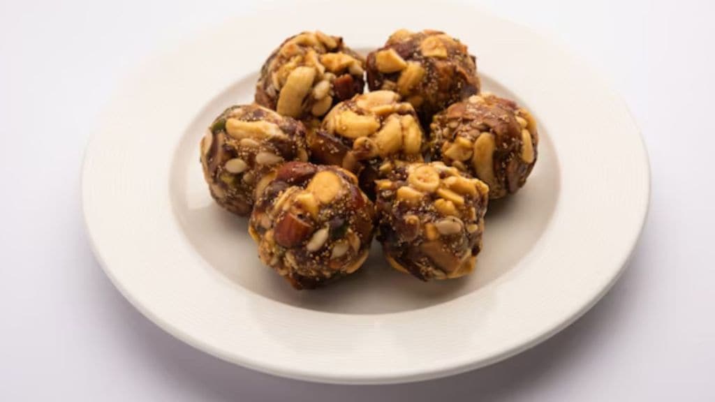 Khajoor Anjeer Ladoo | ઉપવાસ ખાઓ આ હેલ્ધી લાડુ, જાણો ખજૂર અંજીર લાડુ રેસીપી
