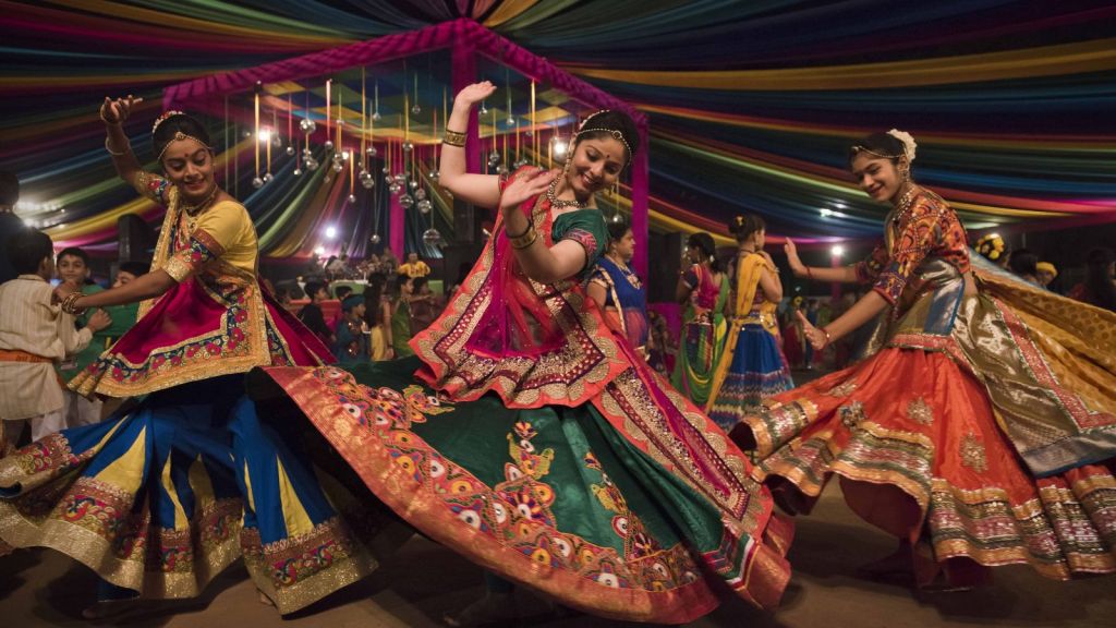 Navratri 2025 : નવરાત્રીમાં આખી રાત રમો ગરબા, આ 7 હેલ્થ ટીપ્સ શરીરને રાખશે ઉર્જાવાન