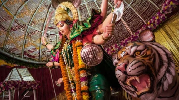 ચૈત્ર નવરાત્રી રામ નવમીના રોજ સમાપ્ત થાય છે, જે ભગવાન રામના જન્મદિવસ તરીકે ઉજવવામાં આવે છે. આ સમયગાળા દરમિયાન, ઘણા ભક્તો ઉપવાસ કરે છે, રામ નવમીની પૂજા કરે છે અને શોભાયાત્રામાં ભાગ લે છે.(Photo-unsplash)