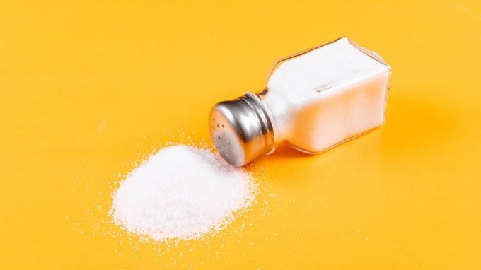 <strong>Most Expensive Salt In The World : દુનિયાનું સૌથી મોટું મીઠું</strong><br>દુનિયામાં અત્યાર સુધી ઘણા પ્રકારના મીઠું જોયા હશે અને ઉપયોગ કર્યો હશે - સફેદ મીઠું, કાળું મીઠું, સિંધવ મીઠું, ગુલાબી મીઠું વગેરે. આ બધા આપણા રસોડામાં સરળતાથી મળી જાય છે અને તેની કિંમત પણ વધારે નથી. (Photo: Freepik)