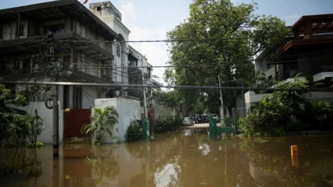 હજારો લોકો કામચલાઉ રાહત શિબિરોમાં આશરો લઈ રહ્યા છે. (Express Photo by Tashi Tobgyal)