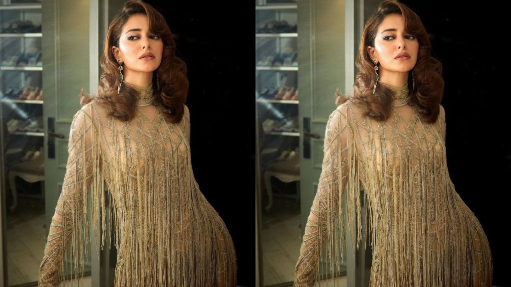 Ananya Panday | અનન્યા પાંડે પ્રિ બર્થ ડે સેલિબ્રેશન, શૂટીંગ દરમિયાન કેક કટ કરી, જુઓ ફોટોઝ Ananya Panday | અનન્યા પાંડે પ્રિ બર્થ ડે સેલિબ્રેશન, શૂટીંગ દરમિયાન કેક કટ કરી, જુઓ ફોટોઝ