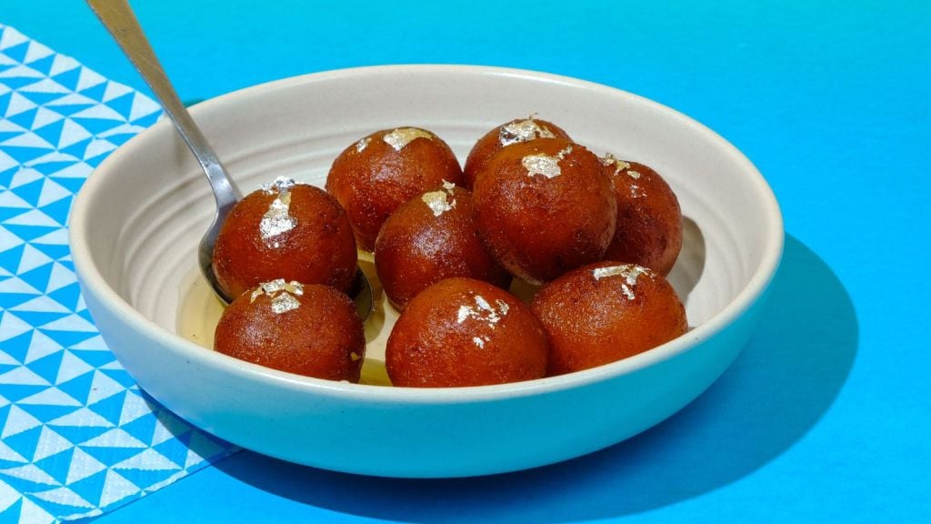 દિવાળી સ્પેશિયલ ઇન્સ્ટન્ટ ગુલાબ જાંબુ રેસીપી, માત્ર 15 મિનિટમાં બની જશે