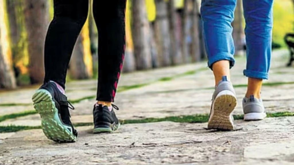 Reverse walking: હૃદયથી લઈને દિમાગ થશે સ્વસ્થ, જાણો રિવર્સ વૉકિંગના ફાયદા