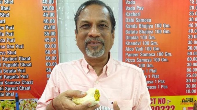 <strong>તેમણે પોતાની કંપની ક્યારે શરૂ કરી?</strong><br>અભ્યાસ પૂર્ણ કર્યા પછી તેઓ 1994 માં ક્વોલકોમમાં સિસ્ટમ એન્જિનિયર તરીકે જોડાયા. જોકે બે વર્ષ પછી તેઓ નોકરી છોડીને ભારત પાછા ફર્યા. ત્યારબાદ તેમણે તેમના પરિવાર અને મિત્રો સાથે એડવેન્ટનેટ નામની કંપની શરૂ કરી. ઝોહો પાસે હાલમાં 50 થી વધુ ઉત્પાદનો છે અને તે માઇક્રોસોફ્ટ અને ગુગલને ટક્કર આપે છે. ઝોહો ઉત્પાદનોનો ઉપયોગ વિશ્વભરના 180 દેશોમાં થાય છે. (Photo: Sridhar Vembu/X)