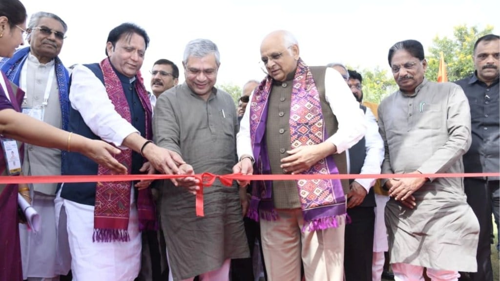 મહેસાણામાં ટ્રેડ શૉ અને એક્ઝિબિશનનું CM ભૂપેન્દ્ર પટેલ અને રેલવે મંત્રી અશ્વિની વૈષ્ણવના હસ્તે ઉદ્ઘાટન