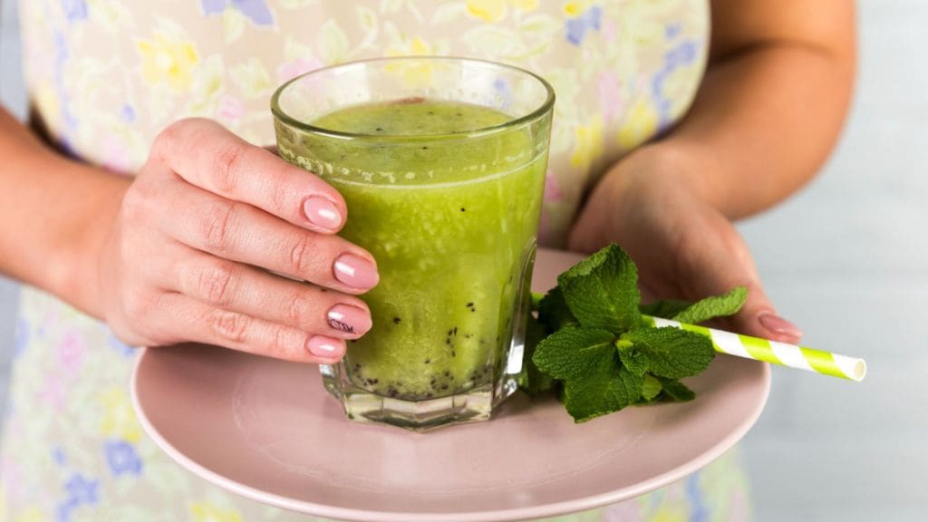 Health Tips : શિયાળામાં આ લીલા ફળના રસનું સેવન બીમારીથી બચાવશે, ત્વચા અને વાળ ચમકદાર રહેશે Health Tips : શિયાળામાં આ લીલા ફળના રસનું સેવન બીમારીથી બચાવશે, ત્વચા અને વાળ ચમકદાર રહેશે