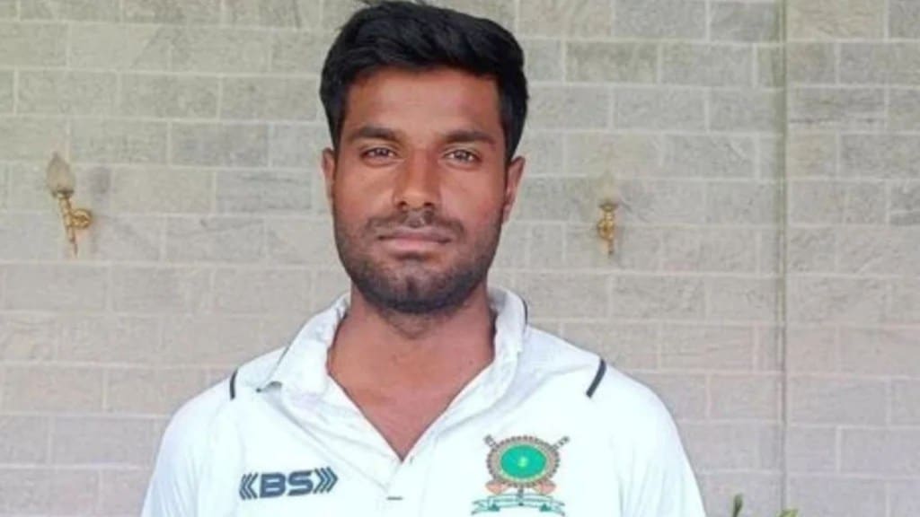 VIDEO: 8 બોલમાં સતત આઠ છગ્ગા, 11 બોલમાં પચાસ; ભારતીય ખેલાડીએ રણજી ટ્રોફીમાં વિશ્વ રેકોર્ડ બનાવ્યો VIDEO: 8 બોલમાં સતત આઠ છગ્ગા, 11 બોલમાં પચાસ; ભારતીય ખેલાડીએ રણજી ટ્રોફીમાં વિશ્વ રેકોર્ડ બનાવ્યો