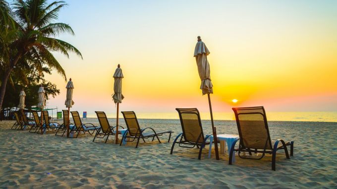 <strong>ગોવા</strong><br>ગોવા ભારતનું સૌથી પ્રખ્યાત પ્રવાસ સ્થળ છે. દરિયા કિનારે બીચ પર ફરવાના શોખીન લોકો માટે ગોવા સ્વર્ગ સમાન છે. બોટિંગ, વોટર એક્ટિવિટી અને નાઇટ લાઇફ ગોવા પ્રવાસને મજેદાર બનાવે છે. શિયાળો, ઉનાળો અને ચોમાસું દરેક ઋતુમાં ગોવા ફરવા જઇ શકાય છે. (Photo: Freepik)