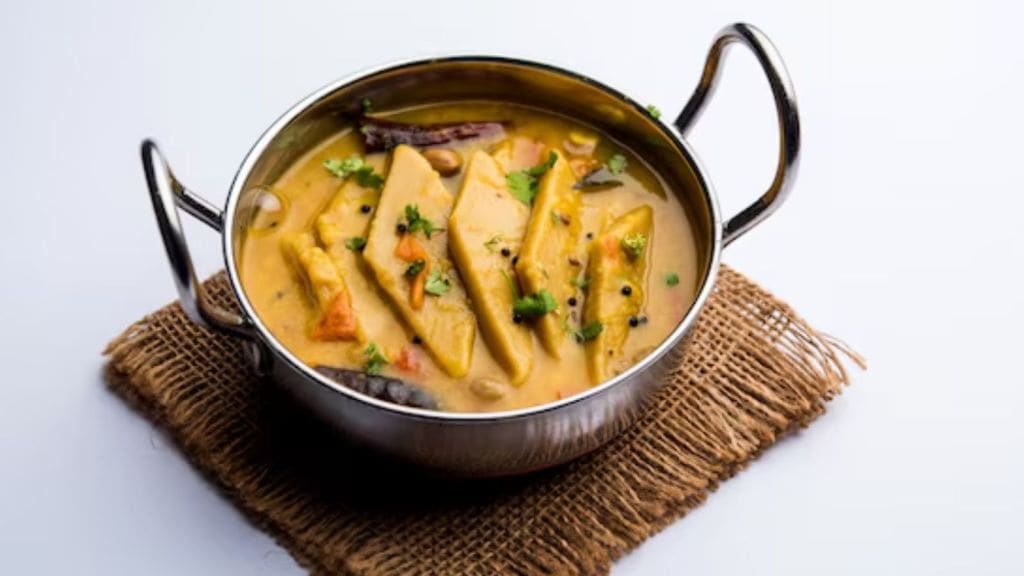 ઠંડીમાં માણો કાઠિયાવાડી ઢોકળીના શાકની મજા, જાણો સ્ટેપ બાય સ્ટેપ રેસીપી ઠંડીમાં માણો કાઠિયાવાડી ઢોકળીના શાકની મજા, જાણો સ્ટેપ બાય સ્ટેપ રેસીપી