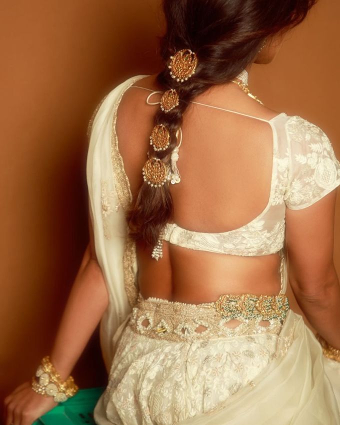 વર્ષ 2019 માં ધ સ્કાય ઇઝ પિંક  અને વર્ષ 2021 માં ધ વ્હાઇટ ટાઇગર પછી અભિનેત્રીના પુનરાગમન માટે ઉત્સાહિત, નેટીઝન્સ ત્યારથી શાંત નથી. કેટલાક લોકો માટે, આ લુક ગોલિયોં કી રાસલીલા રામ- લીલા ફિલ્મના મ્યુઝિક વિડીયો " રામ ચાહે લીલા" માં ચોપરાના અભિનયનો એક યાદગાર અનુભવ છે , જ્યારે કેટલાક લોકો તેને "દેવી" અને "ક્વીન" કહે છે. 