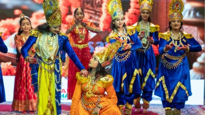 પ્રવાસી પરિચય શ્રેણી, જેના હેઠળ આ કાર્યક્રમ યોજાયો હતો. આ ભારતીય દૂતાવાસ દ્વારા 2023 માં શરૂ કરાયેલ એક મુખ્ય સાંસ્કૃતિક પહેલ છે. (photo- @IndianEmbRiyadh)