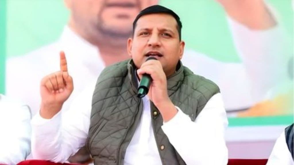 Bihar News : કોણ છે સંજય યાદવ? બિહાર ચૂંટણી બાદ લાલુ પરિવારમાં તિરાડ, રોહિણી આચાર્યએ મોરચો ખોલ્યો Bihar News : કોણ છે સંજય યાદવ? બિહાર ચૂંટણી બાદ લાલુ પરિવારમાં તિરાડ, રોહિણી આચાર્યએ મોરચો ખોલ્યો