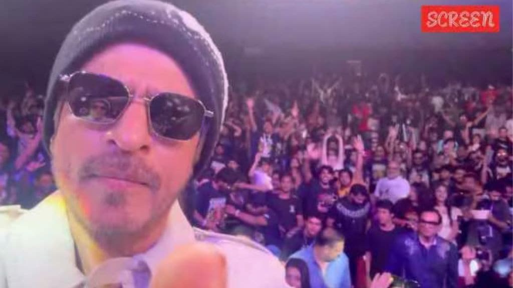 60 માં જન્મદિવસ પર કિંગ ખાન ચાહકોને મળ્યા, ચક દે ઇન્ડિયા મુવી પર શાહ રૂખ ખાને શું કહ્યું? 60 માં જન્મદિવસ પર કિંગ ખાન ચાહકોને મળ્યા, ચક દે ઇન્ડિયા મુવી પર શાહ રૂખ ખાને શું કહ્યું?