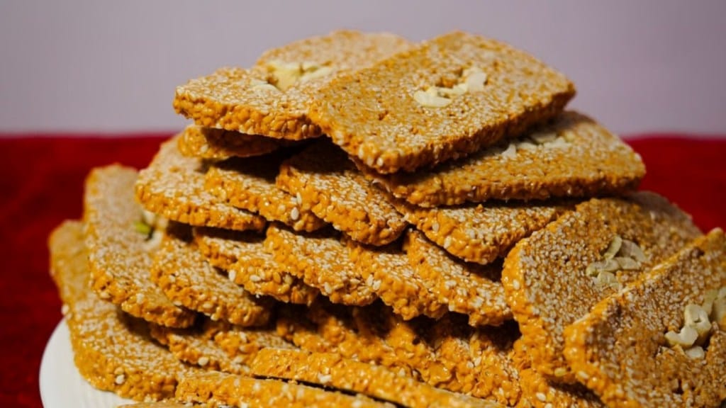 winter gajak recipe, homemade gajak