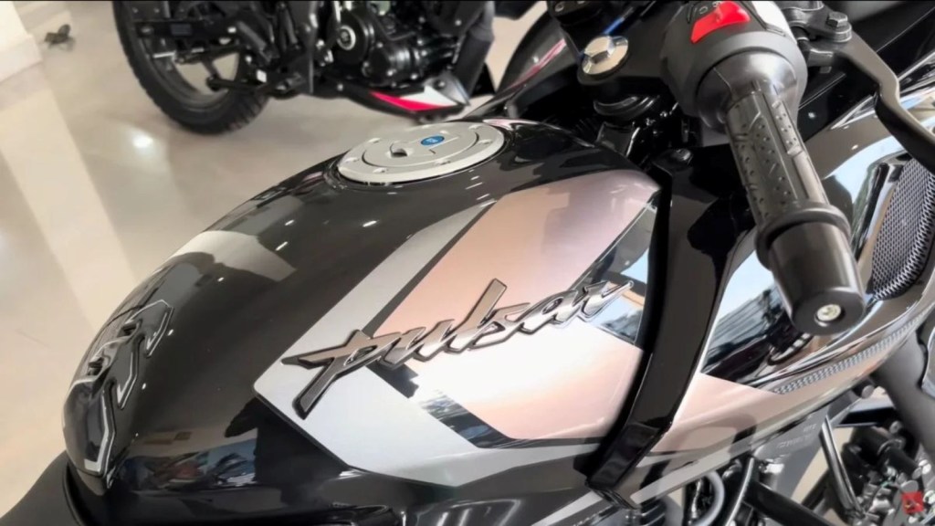 2026 Bajaj Pulsar 220F, બજાજ પલ્સર 220 એફ