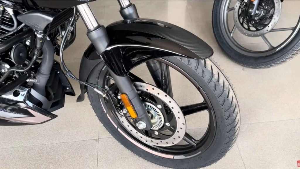 Bajaj Pulsar 220F Dual Channel ABS