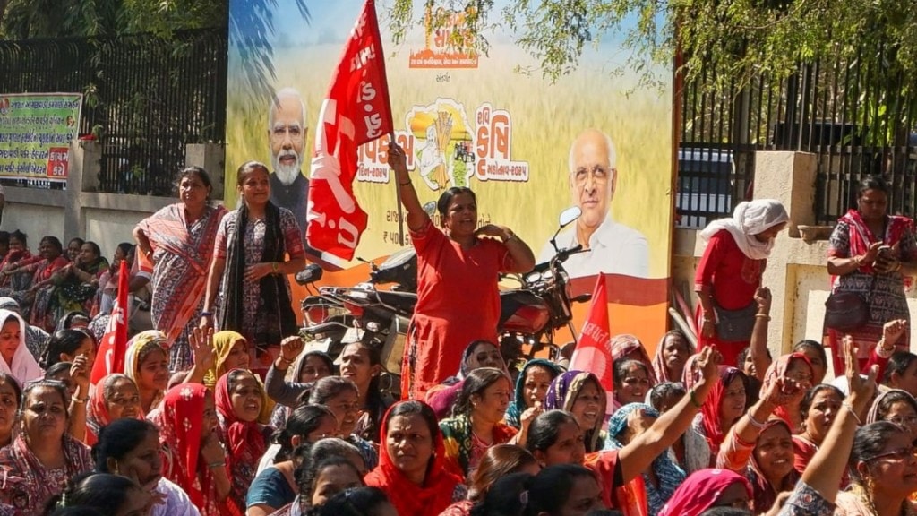 અમદાવાદ: આંગણવાડી અને આશાવર્કર બહેનોનું પગાર વધારા સહિતની માંગણીઓ સાથે વિરોધ પ્રદર્શન અમદાવાદ: આંગણવાડી અને આશાવર્કર બહેનોનું પગાર વધારા સહિતની માંગણીઓ સાથે વિરોધ પ્રદર્શન